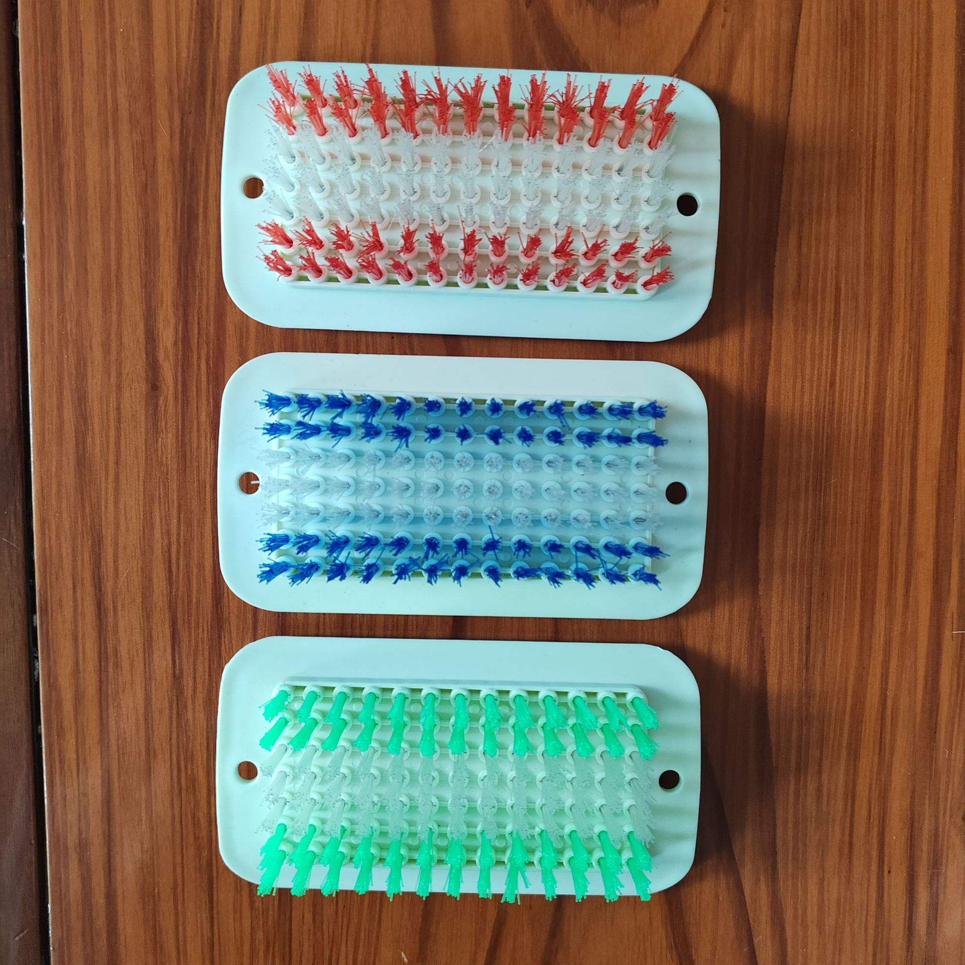 แปรงแบนขนาดเล็ก - สีสุ่ม 1 ชิ้น, ขนาด 11.5*6.5 ซม.