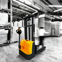 Chariot élévateur électrique 2 tonnes en promotion avec batterie plomb-acide 48V, mât bi-étages, pneus pleins, conception compacte pour espaces restreints
