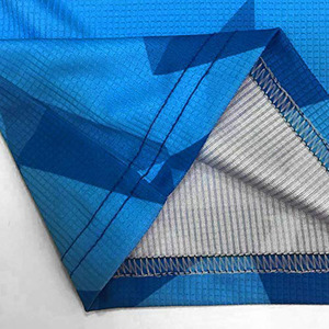 Uniforme de Baloncesto Personalizado al Por Mayor para Adultos Unisex de Formula1 Industries - Antibacteriano y Transpirable - Product Image 4