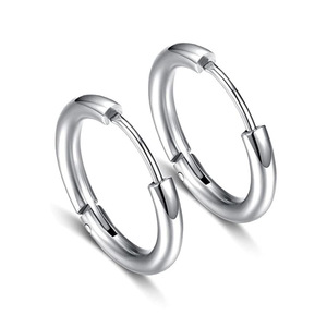 ต่างหูพู่เหล็กไทเทเนียมสไตล์มินิมอลสไตล์เกาหลี ต่างหูแบบติดหู ต่างหูวงกลมโค้งแคบ หรูหราเบาๆ ชุบทอง 18k - Product Image 1