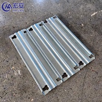 Máquina formadora de vigas en V servoaccionada HAUAN con PLC, motor de alta potencia y engranajes, máquina de perfiles de acero para estructuras.