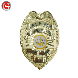 China de fábrica al por mayor de Metal de encargo de <span class=keywords><strong>la</strong></span> Universidad uniforme <span class=keywords><strong>estrella</strong></span> Pin - Product Image 3