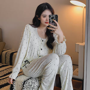 Pyjama d'automne en modal pour <span class=keywords><strong>femme</strong></span> avec coussinets de poitrine - Motif dessin animé mignon et de grande valeur - Product Image 2