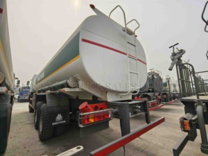 Chine 2026 Nouveau Sinotruk Howo 6x6 AWD Camion-citerne tout-terrain de 20 000 litres à <span class=keywords><strong>vendre</strong></span> en R.D. Congo - Product Image 5