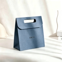 Sacs en papier kraft de luxe écologiques et recyclables avec logo personnalisé, estampage à chaud, ruban/cordon de serrage pour emballage de vin et d'aliments (cadeau)