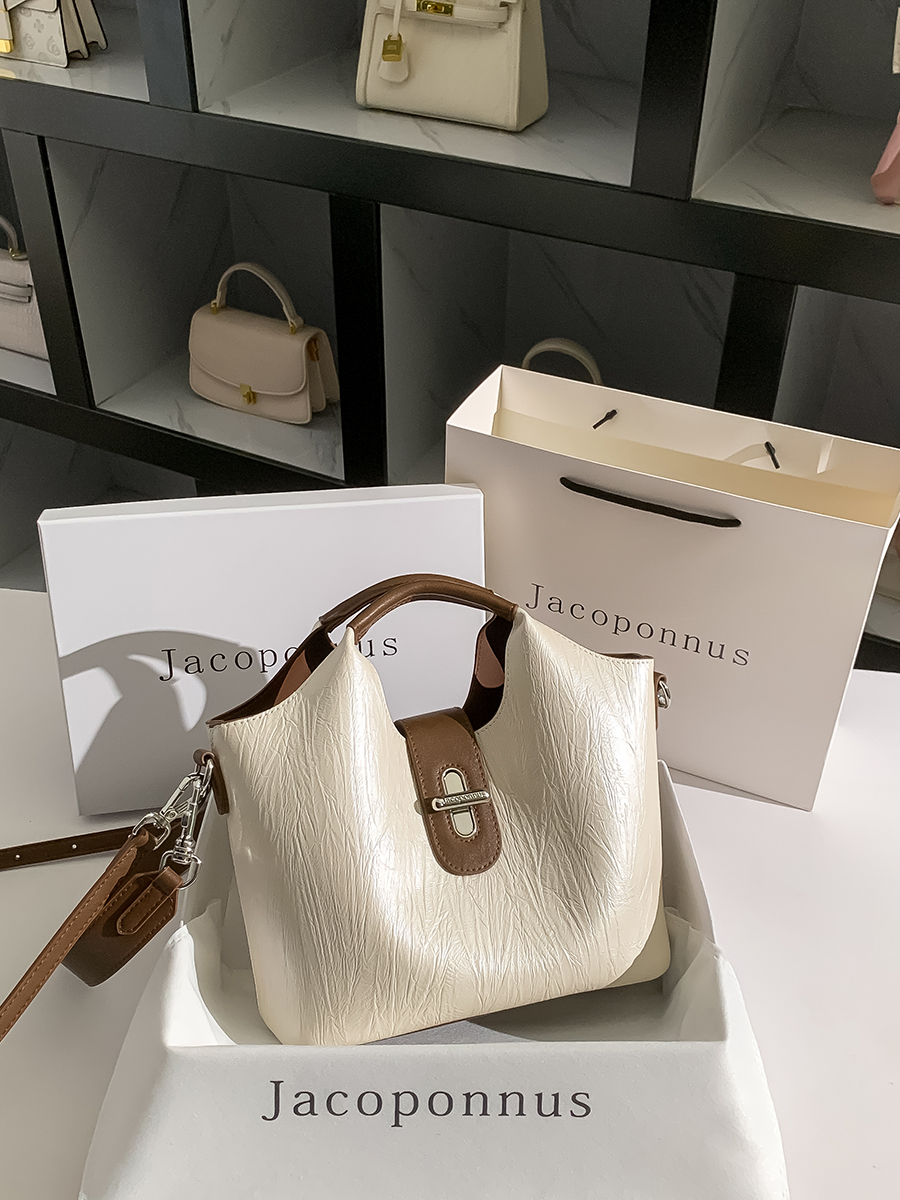 Pearlescent white color block