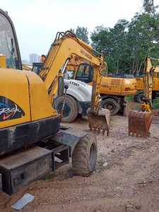 Excavatrice d'occasion HYUNDAI 60W-7 Prix avantageux excellentes performances Excavatrice d'occasion HYUNDAI à vendre - Product Image 3