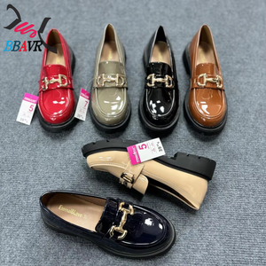 รองเท้าส้นเตี้ยผู้หญิง Sweet Bow Heart รุ่น Retro Mary Janes หนังแก้ว พื้นยาง หุ้มด้วยไมโครไฟเบอร์ สไตล์โลลิต้า - Product Image 3