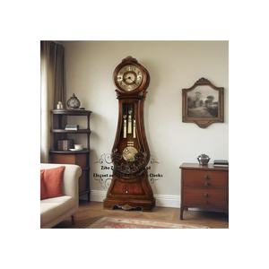 นาฬิกาตั้งพื้นไม้สไตล์นีโอคลาสสิก โดดเด่นด้วยหน้าปัดแบนพร้อมลายฉลุ - Product Image 2