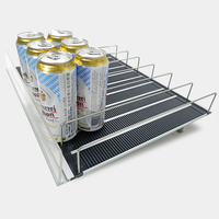 Système d'étagères à gravité avec revêtement plastique OFL, capacité et dimensions personnalisables pour l'organisation des boissons coulissantes en supermarché