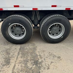 Nouveau camion benne HOWO 6x4 avec moteur d'origine, transmission rapide, conduite à gauche, diesel, pour le transport de sable, gravier et charbon, en stock - Product Image 6