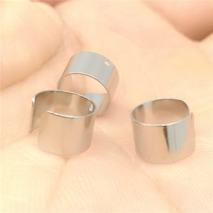Boucles d'oreilles en acier inoxydable 316, motif lettre en forme de U, clip d'oreille unisexe pour un usage quotidien sans perçage - Product Image 4