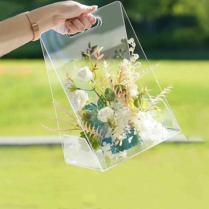 High-Grade Flower Bag Portable Transparent Acrylic Immortal Dried Flower Packaging Box with Handle