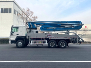 Venta Directa de Fábrica, Camión Bomba de Concreto con Pluma Hidráulica de 37m, Chasis Howo, 371HP, 6x4, 140M³/H, 5RZ - Product Image 4