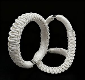 Toptan Yeni Kadın Etnik Tarzı <span class=keywords><strong>Miao</strong></span> Gümüş Kaplama Çan Şeklinde Geniş Oymalı Kol Bileklikleri Paris Modasından Esinlenilmiş Benzersiz Bilezikler - Product Image 4