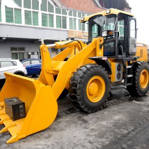 Chargeuse sur pneus LW180FM haute performance, bien entretenue avec support d'inspection pour les projets de construction et logistique - Product Image 2