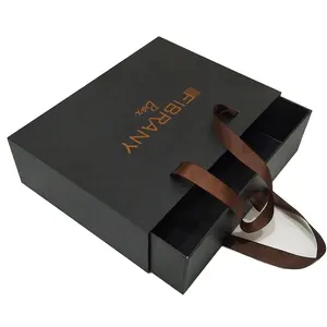 Lujo personalizado hoja de oro logotipo negro vestido traje ropa embalaje cajón caja de regalo con asa