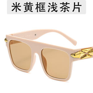 2024 kaya giymek güneş gözlüğü UV400 yeni büyük kare dekoratif çerçeve ile beyaz sarı şampanya PC malzeme aynalı lensler - Product Image 3