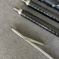 SEEHOO Lance de pêche à la lance légère anti-corrosion en fibre de carbone avec élastique en caoutchouc et accessoires de rallonge