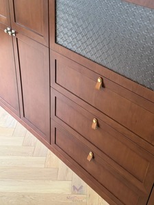 Librero Empotrado de Madera Sólida de Lujo, Estantes Arqueados, Puertas de Vidrio Texturizado, Ecológico, Ahorra Espacio, Moderno, Clásico, para Escuela o Biblioteca - Product Image 4