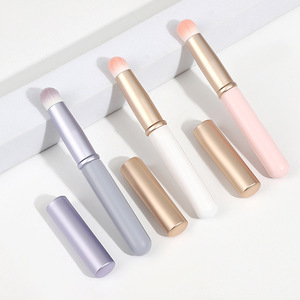 Wooden handle lip brush lip smudge brush lipstick brush short handle <b>makeup</b> brush concealer brush portable <b>makeup</b> brush - Product Image 2