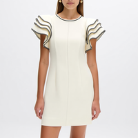 Robe mini ajustée à col rond, manches à volants superposés, fermeture éclair avant, avec passepoil contrastant ivoire, personnalisable, vente en gros, robe d'été pour femme