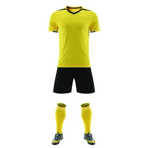 Spor erkekler futbol kıyafetleri özelleştirilmiş gençlik futbol forması ile Logo ve sayılar yüceltilmiş futbol üniformaları