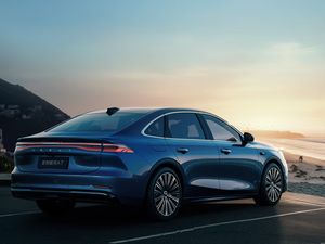 2025 Geely Galaxy A7 Phev Sedan 150km Discovery Edition New Energy Car Big Space 150KM Starship Motor Voiture électrique bon marché - Product Image 4