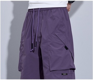 Shorts cargo pour hommes sur mesure OEM, coupe ample, multi-poches, streetwear, noir, techwear, nylon, cordon de serrage, shorts décontractés, vente en gros TKAN7730 - Product Image 3