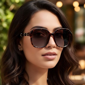 Gafas de Sol Modernas y Versátiles con Montura Redonda Grande, Protección UV400, Estilo Bambú, para Mujer, Moda Europea y Americana - Product Image 2