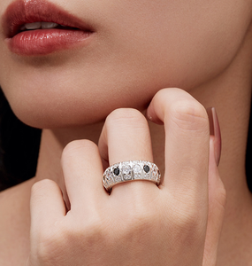 Anillo de Eternidad de Plata S925 de Lujo, Chapado en Oro de 22K, con Moissanita, Corte Brillante Redondo, Engaste en Canal, Diseño Geométrico, Unisex - Product Image 4
