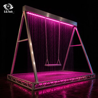 Fontaine numérique à rideau d'eau Water Crown en acier inoxydable, éclairée aux lumières lavande, pour événements nocturnes, bars, jardins et fêtes en extérieur