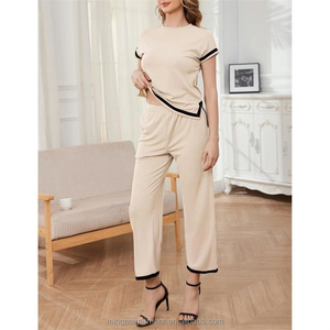 Completo coordinato estivo 2026 da donna: maglia <span class=keywords><strong>beige</strong></span> con bordo a contrasto e <span class=keywords><strong>pantaloni</strong></span> a maniche corte, set casual 2 pezzi - Product Image 2