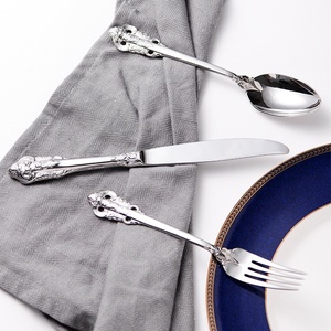 Couteau à steak, fourchette et cuillère en acier inoxydable 304 gravé, série Palais Rétro Luxe Léger, pour restaurant occidental - Product Image 2