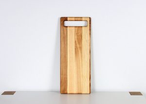 Planche de service haute et étroite en bois de frêne avec poignée intégrée, bicolore naturel, HORECA, OEM, personnalisable, Vietnam - Product Image 2