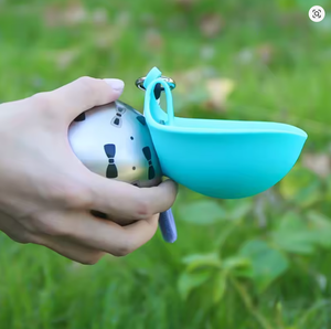 Comederos Portátiles Modernos de Acero Inoxidable para Perros y Gatos con Boquilla Plegable y Tapa Hermética para Uso en Interiores, Diseño Sólido - Product Image 2