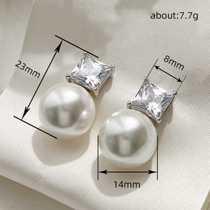 Orecchini a Perno con Cristalli Quadrati Effetto Perla per Donne, Accessori Moda Semplici per Uso Quotidiano - Product Image 4