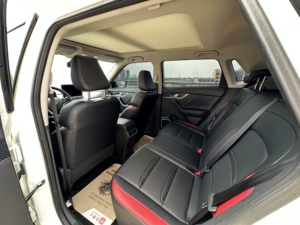 Venucia T60 1.6L Automatique <span class=keywords><strong>2019</strong></span>, Économe en Carburant, Occasion, Conduite à Gauche, Essence, SUV, Pneus R17, Tissu, Technologie Japonaise, Exporté au Ghana - Product Image 6