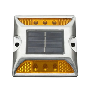 Luce di alluminio impermeabile a <span class=keywords><strong>LED</strong></span> ad energia solare per strada con luce riflettente per luce di terra percorso Dock luce di avvertimento - Product Image 3
