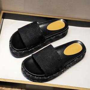 Sandalias de lujo para mujer, de diseñador, con plataforma hueca, estilo chanclas, para caminar al aire libre - Product Image 3