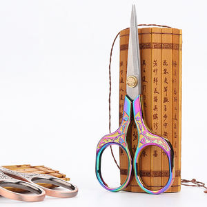 Petits ciseaux exquis en acier inoxydable rétro fleur de prunier pour coiffures à usage domestique Commande minimum 10 pièces - Product Image 1