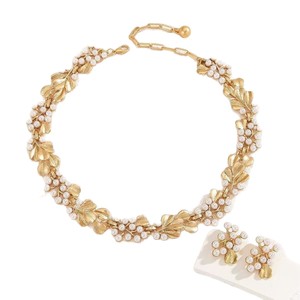 Élégants Accessoires de Mode pour Femmes Parure Artisanale Perle et Feuille de Ginkgo Collier et Boucles d'Oreilles en Alliage avec Zircon - Product Image 6