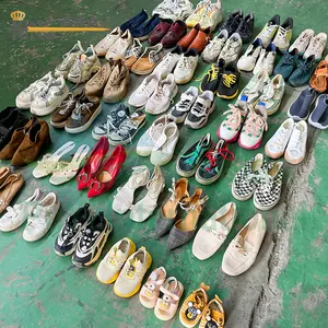 Sapatos de segunda mão baratos misturados sapatos usados