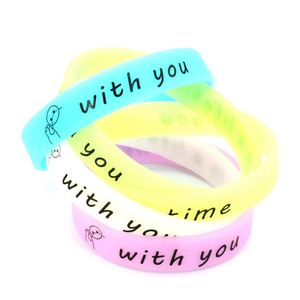 Pulsera de Silicona Personalizada con Logotipo, Delgada, Brillante en la Oscuridad, para Hombre y Bebé - Product Image 3