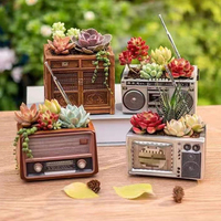 Desain Baru Vintage Bentuk Radio Resin Pot Bunga Buatan