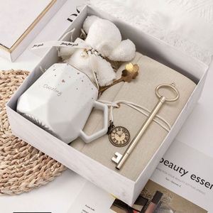 Coffret Cadeau de Noël 5-en-1 Personnalisé avec Logo – Tasses en Céramique pour Entreprises - Product Image 2