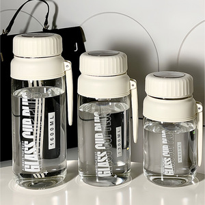 Vente chaude haute teneur en borosilicate <span class=keywords><strong>1</strong></span> <span class=keywords><strong>litre</strong></span> <span class=keywords><strong>1</strong></span>.3 <span class=keywords><strong>litre</strong></span> <span class=keywords><strong>bouteille</strong></span> d'eau en <span class=keywords><strong>verre</strong></span> avec sangle de transport et <span class=keywords><strong>infuseur</strong></span> à thé - Product Image 1