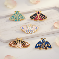 En gros Broche épinglette en émail Papillon, Phalène, Étoile, Lune, Insecte Rétro, en alliage plaqué argent, Badges, Bijoux animaux, Cadeaux pour femmes, filles et sacs