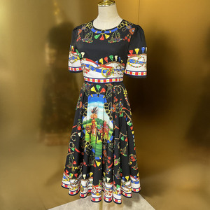 Elegante Vestido Midi de Algodón Popelín con Estampado Floral Negro para Mujer, Manga Corta, Corte en A, Vestido de Verano a la Moda - Product Image 1