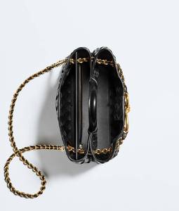 Sac à main Bottega en cuir Intrecciato souple avec détail de nœud signature et chaîne tubulaire en métal tressé en cuir Veneta - Product Image 3